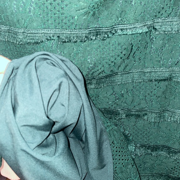 2/$40 Emerald Green Lace Blouse💚 - Picture 7 of 9